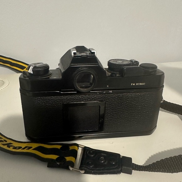 Nikon FM 35 mm camera and lens set RARE - Picture 4 of 16